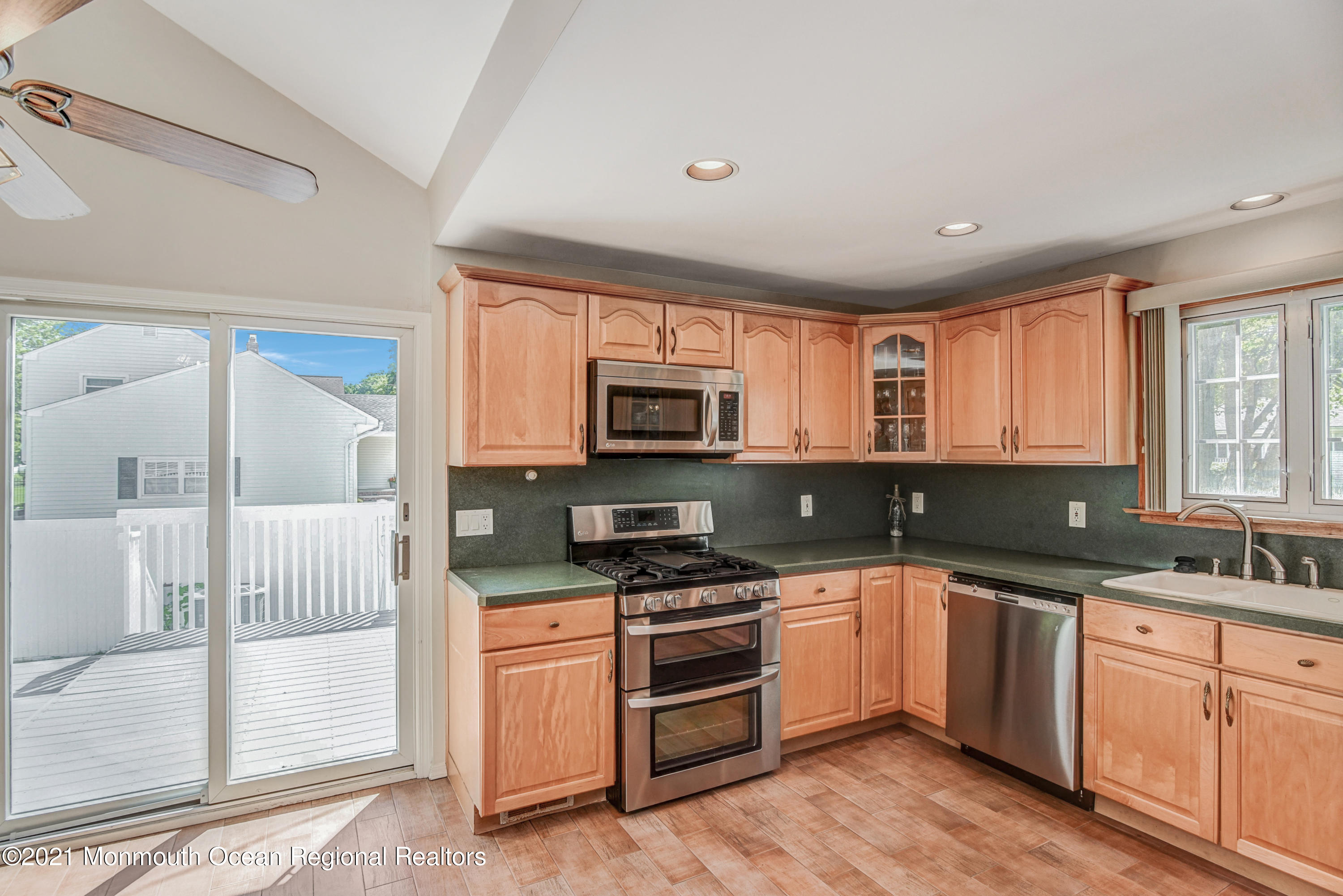 7 Crescent Road Holmdel, NJ 07733 - Photo 7 of 25 07-Kitchen
