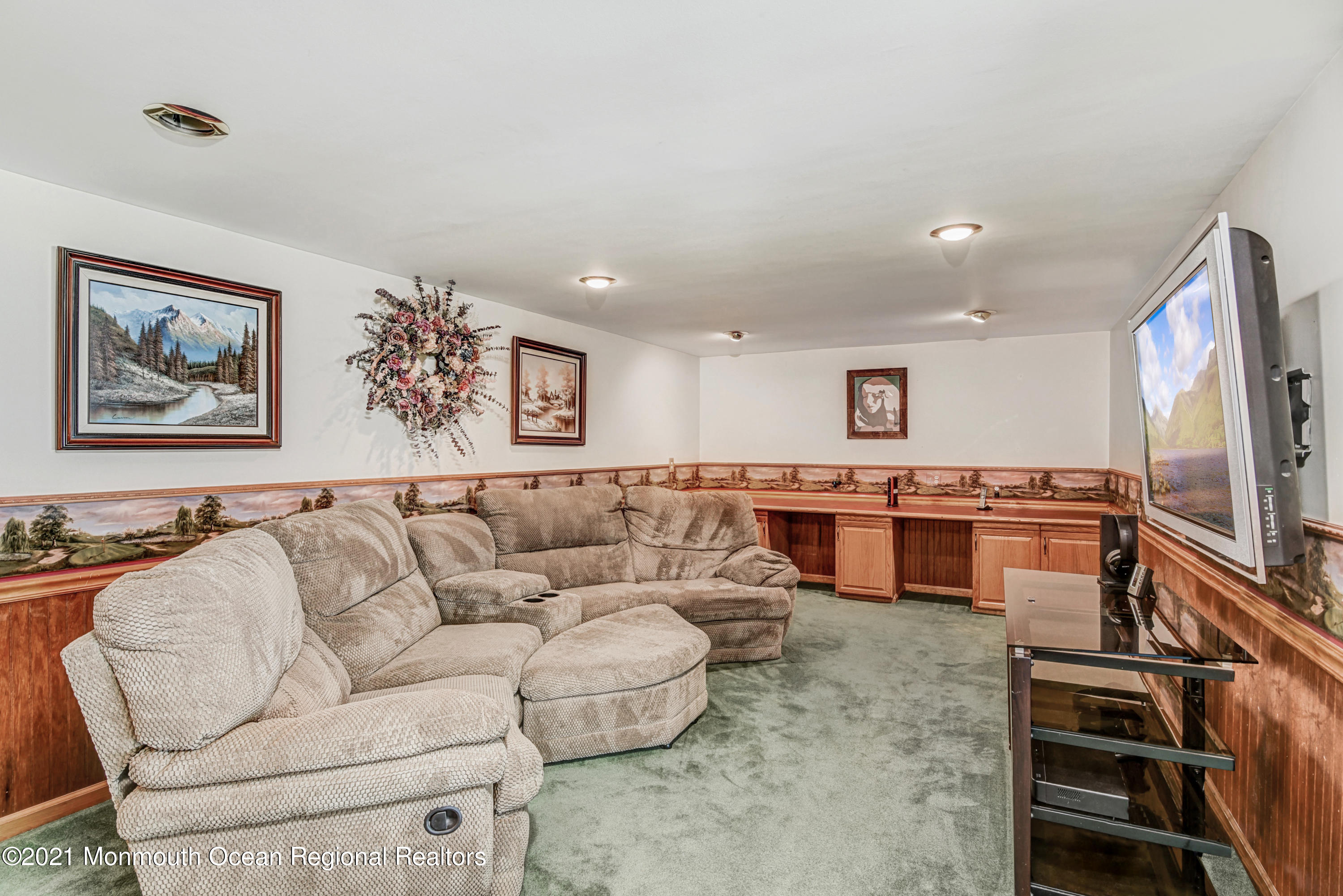 7 Crescent Road Holmdel, NJ 07733 - Photo 9 of 25 09-Family Room