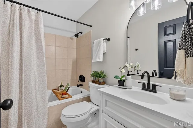 $284,900 | 4 Sunnydays Court, St. Charles, MO 63303