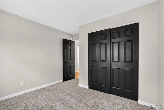 $284,900 | 4 Sunnydays Court, St. Charles, MO 63303