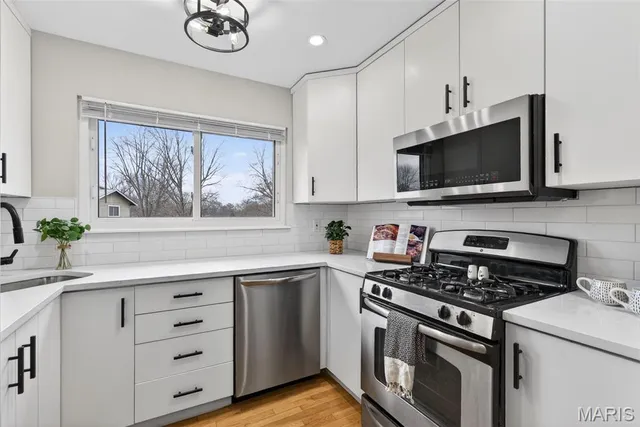 $284,900 | 4 Sunnydays Court, St. Charles, MO 63303