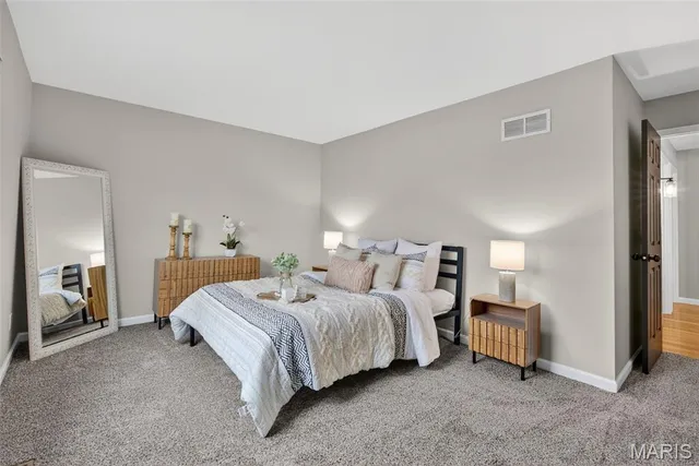 $284,900 | 4 Sunnydays Court, St. Charles, MO 63303