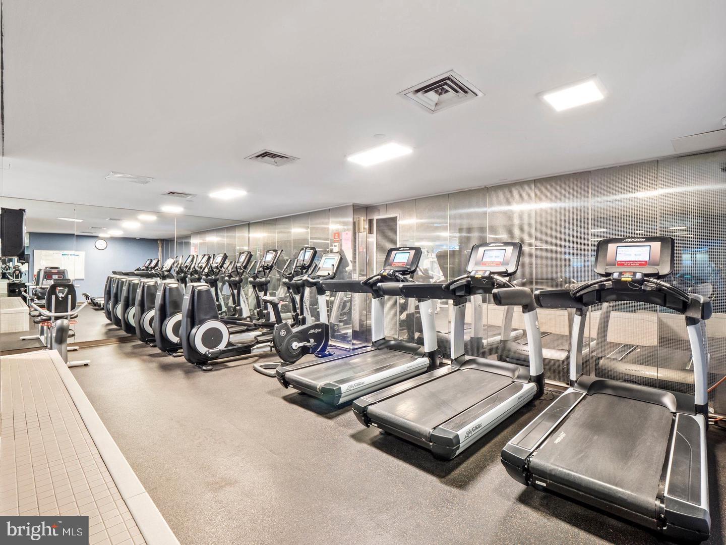 1530 Key Boulevard, Unit 201 Arlington, VA 22209 - Photo 18 of 32