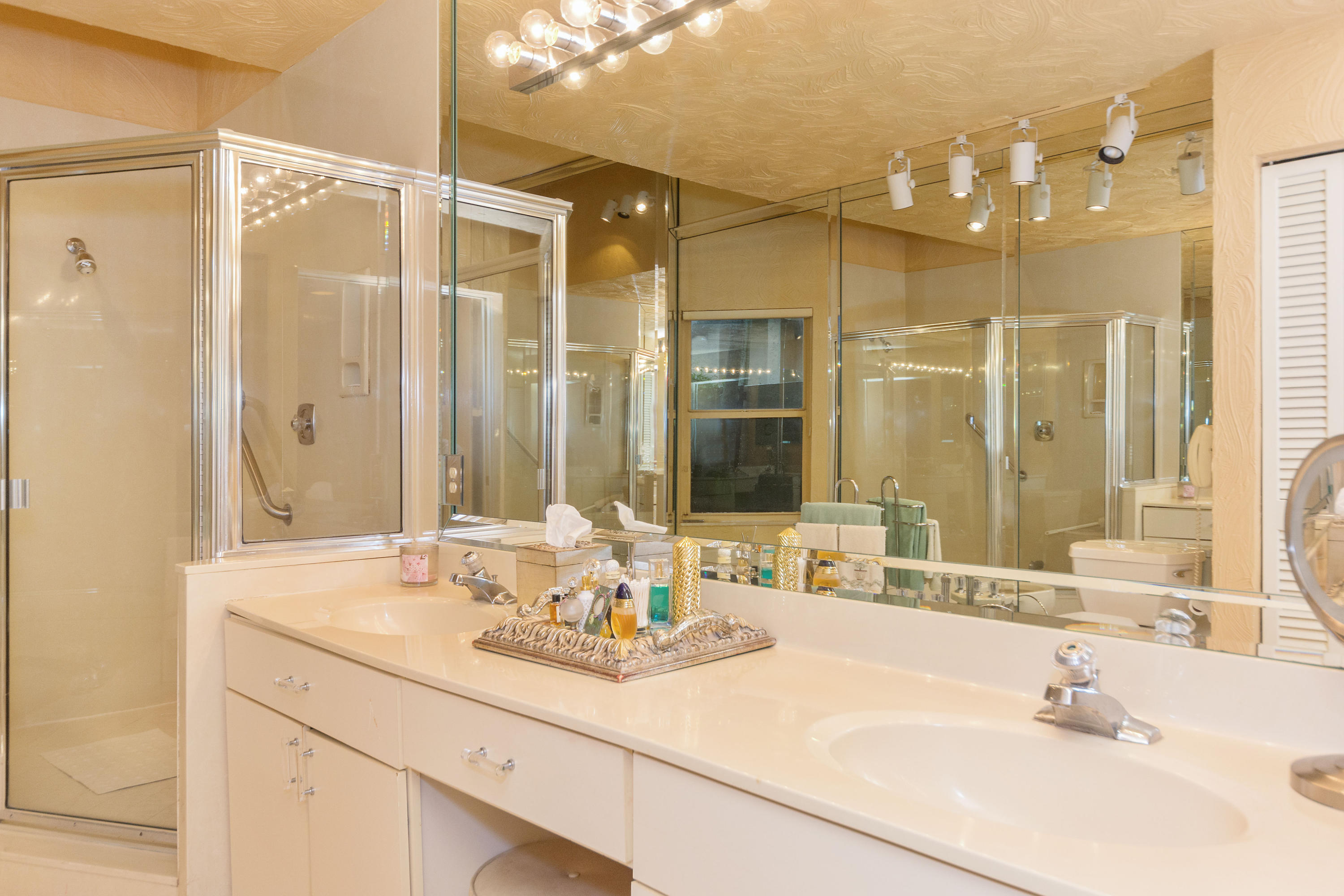 19539 Bay View Road Boca Raton, FL 33434 - Photo 21 of 34 Master Bath