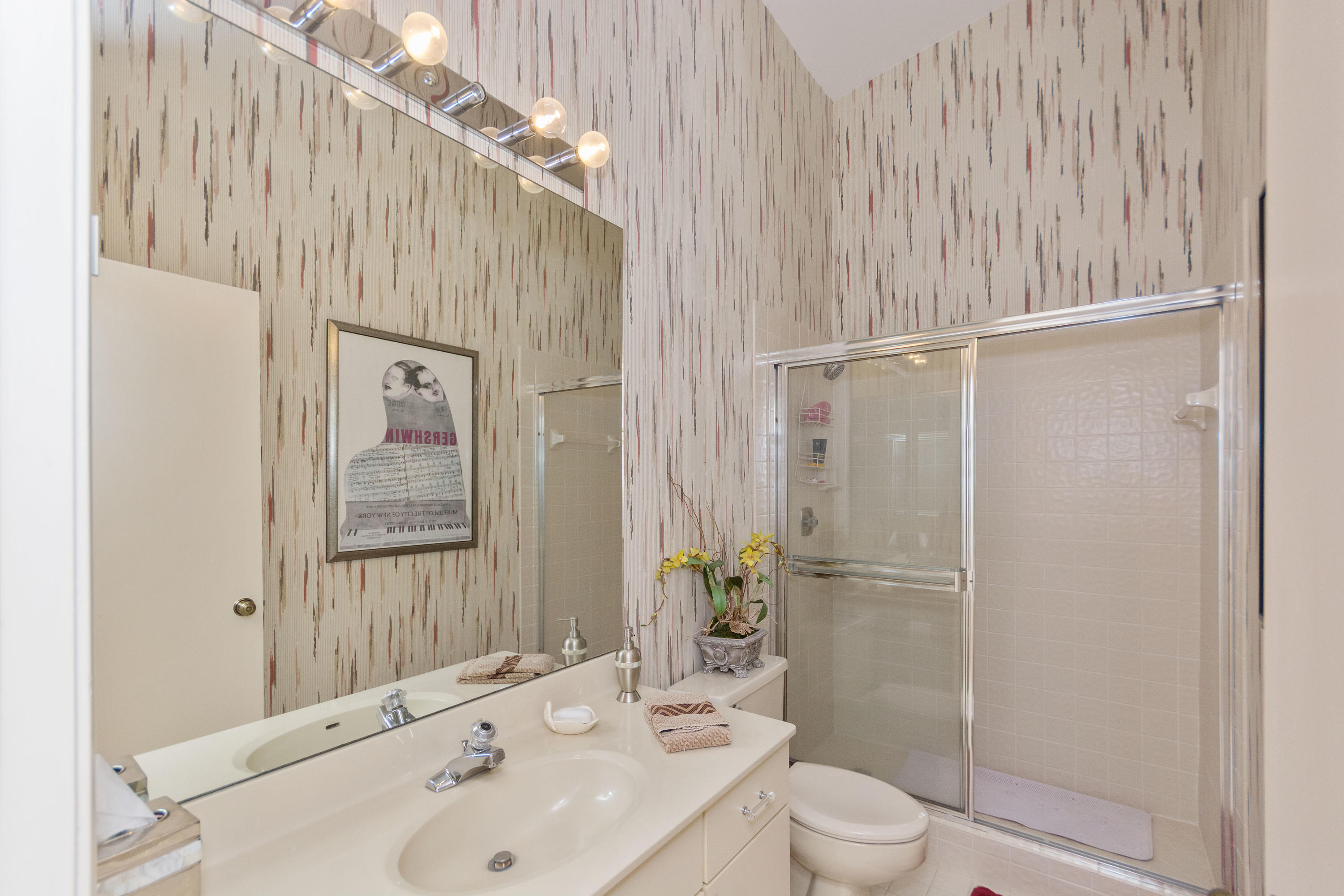 19539 Bay View Road Boca Raton, FL 33434 - Photo 25 of 34 Guest Bath