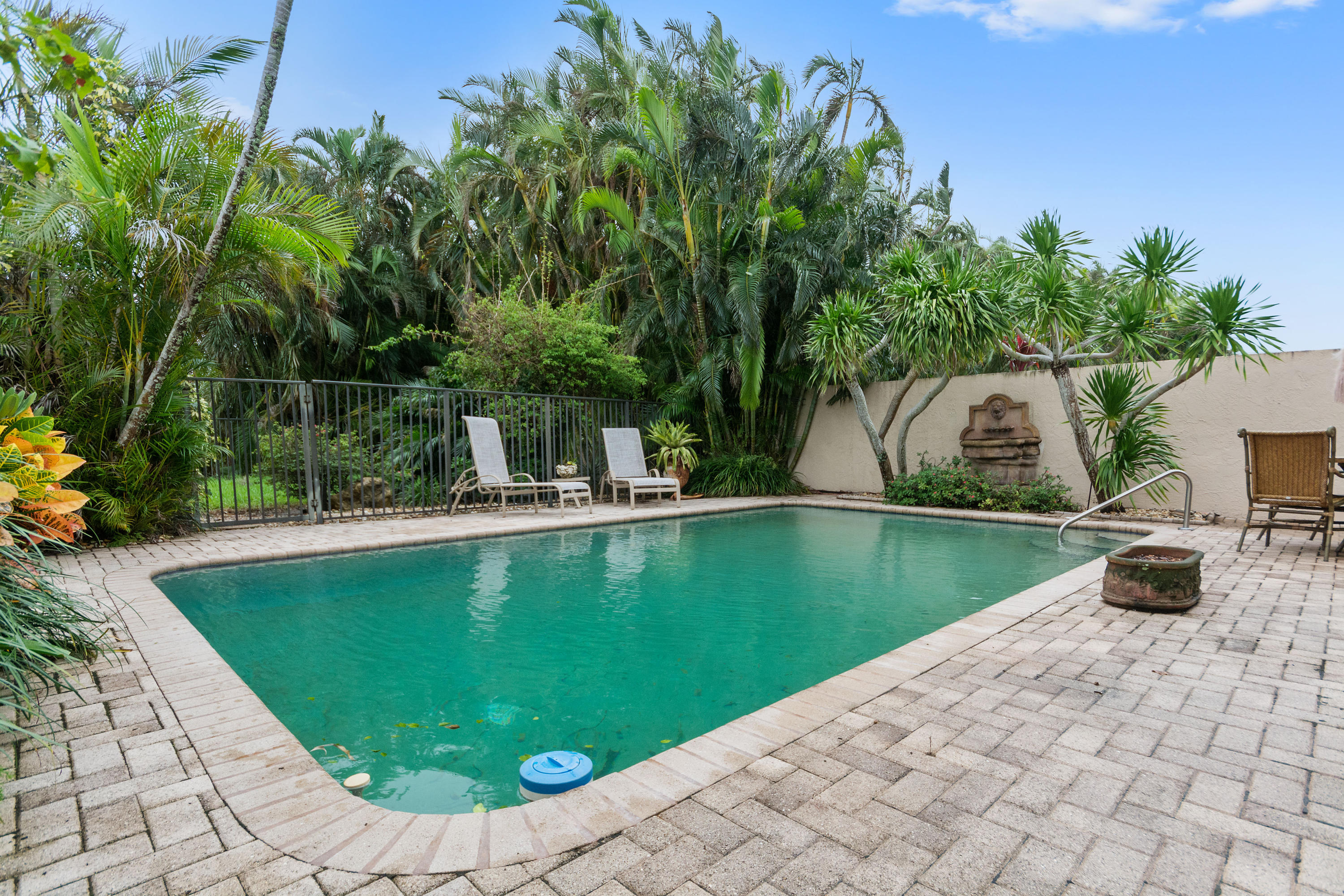 19539 Bay View Road Boca Raton, FL 33434 - Photo 30 of 34 Pool