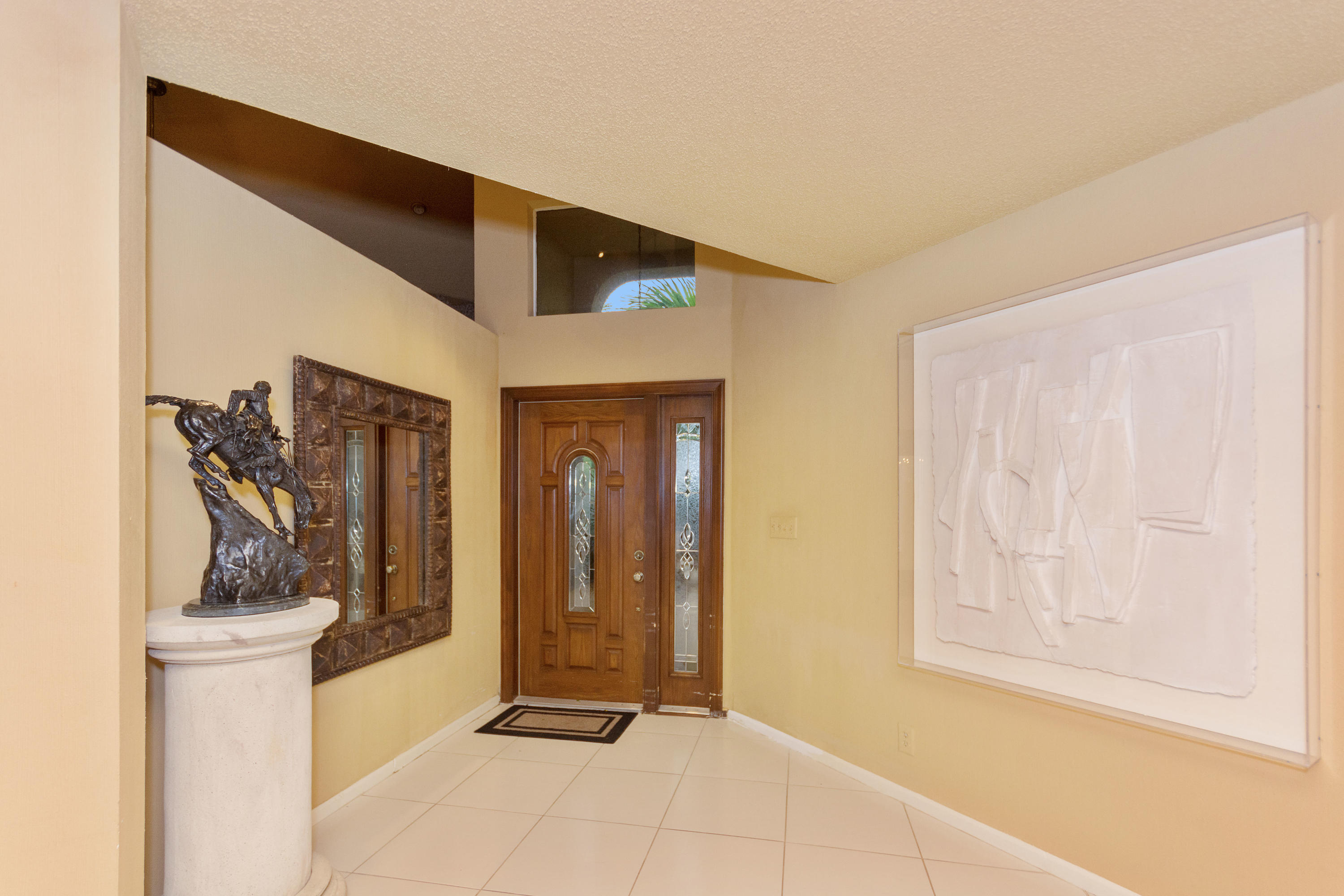19539 Bay View Road Boca Raton, FL 33434 - Photo 4 of 34 Foyer
