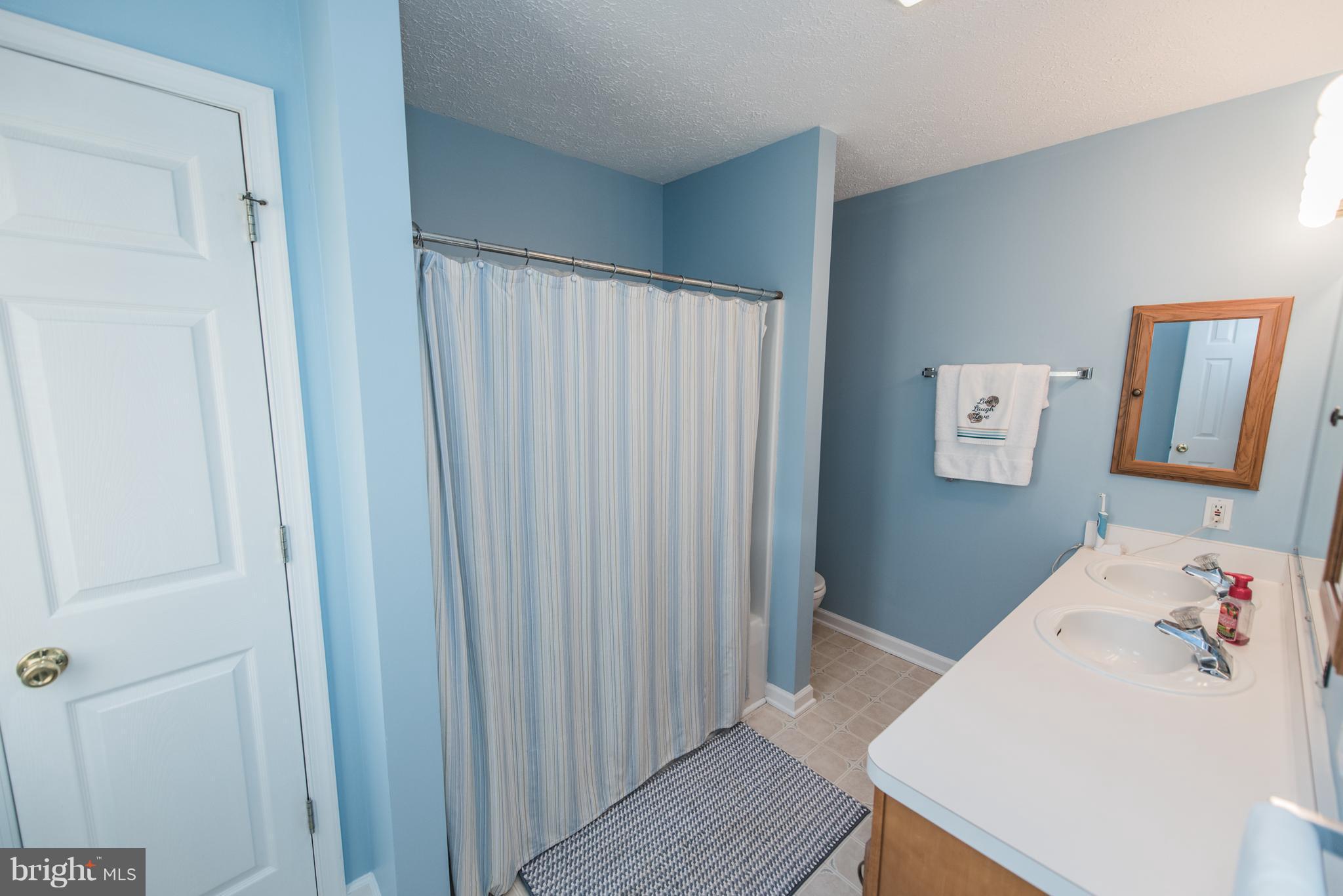 188 Thumper Drive Ranson, WV 25438 - Photo 20 of 30 Bath (Master)