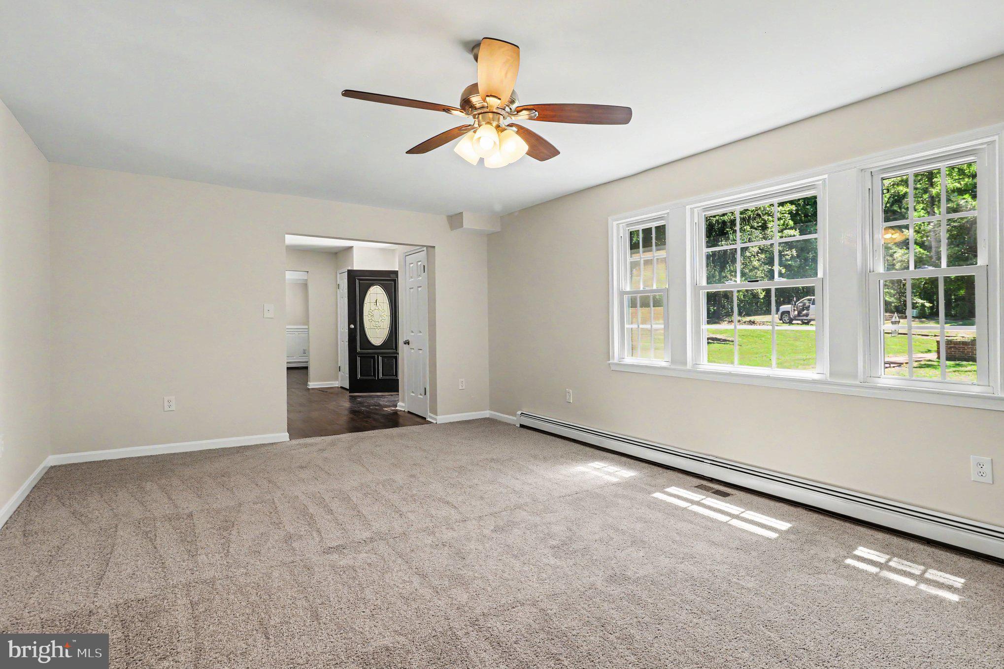 9825 Valley Po Road Spotsylvania, VA 22551 - Photo 8 of 46 Formal Living room