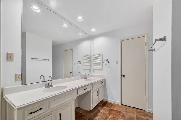 $2,200 | 10031 Sagemill Drive, Houston, TX 77089