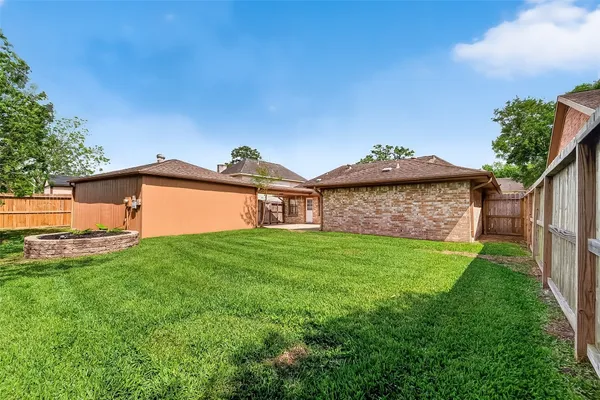 $2,200 | 10031 Sagemill Drive, Houston, TX 77089