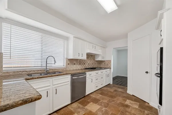 $2,200 | 10031 Sagemill Drive, Houston, TX 77089