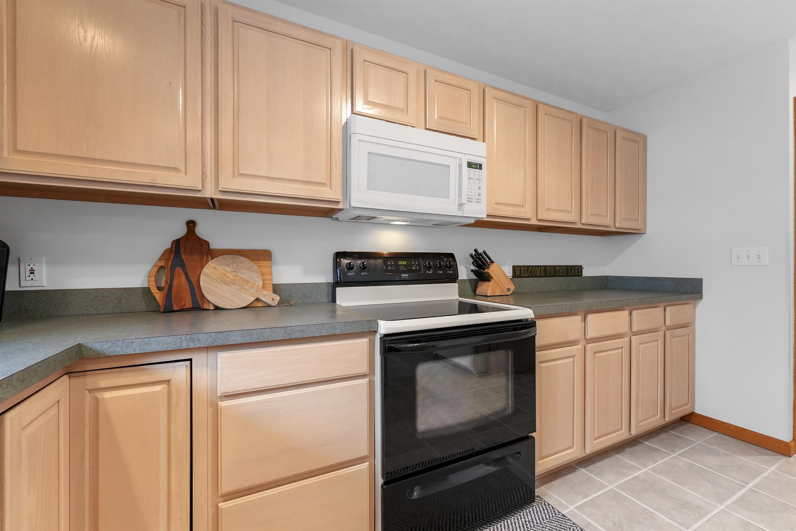 7025 East Birch Point Road Traverse City, MI 49684 - Photo 18 of 38 1935558-158DDF87-9E81-4EE8-A01E-A2FDD5B9489A.JPG