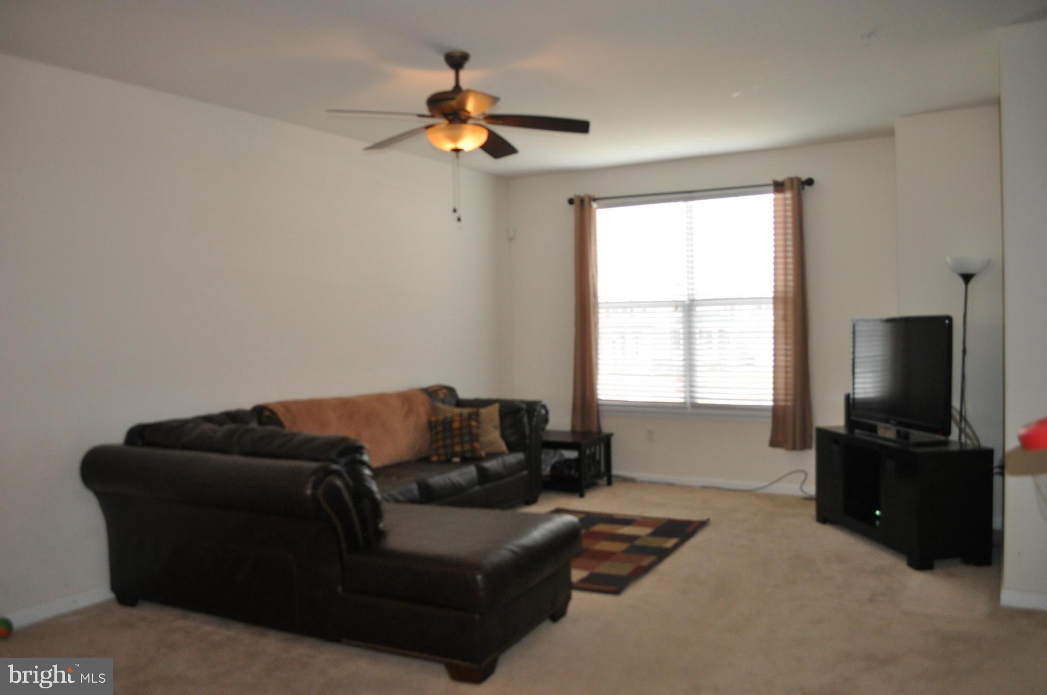 138 Backstretch Way Prince Frederick, MD 20678 - Photo 9 of 30 Living Room