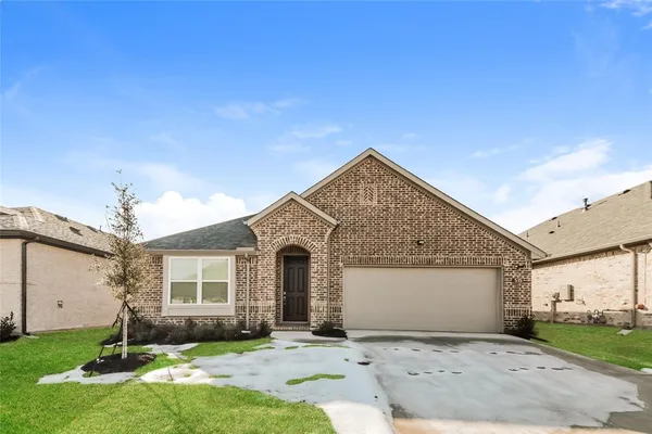$2,100 | 515 Parrino Parkway, Princeton, TX 75407