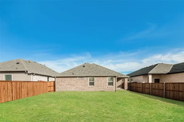 $2,100 | 515 Parrino Parkway, Princeton, TX 75407