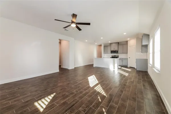$2,100 | 515 Parrino Parkway, Princeton, TX 75407