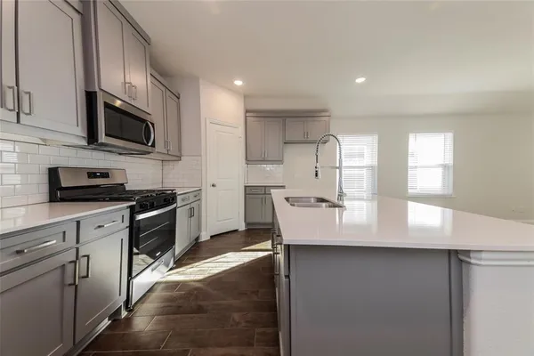 $2,100 | 515 Parrino Parkway, Princeton, TX 75407