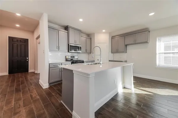 $2,100 | 515 Parrino Parkway, Princeton, TX 75407