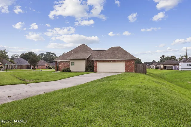 $1,850 | 42172 Brandy Avenue, Gonzales, LA 70737