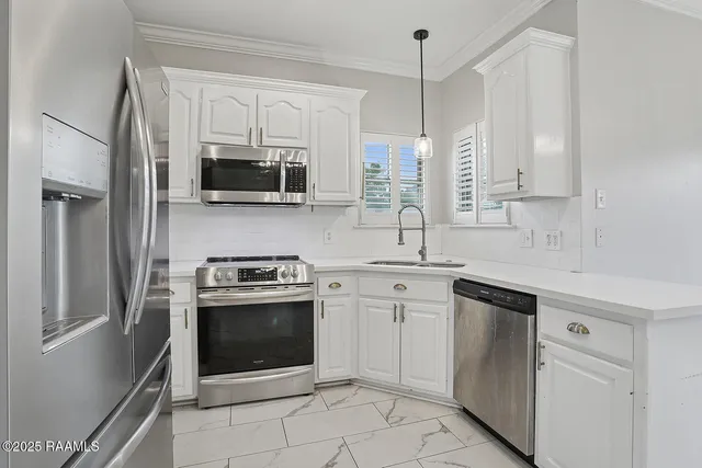 $1,850 | 42172 Brandy Avenue, Gonzales, LA 70737