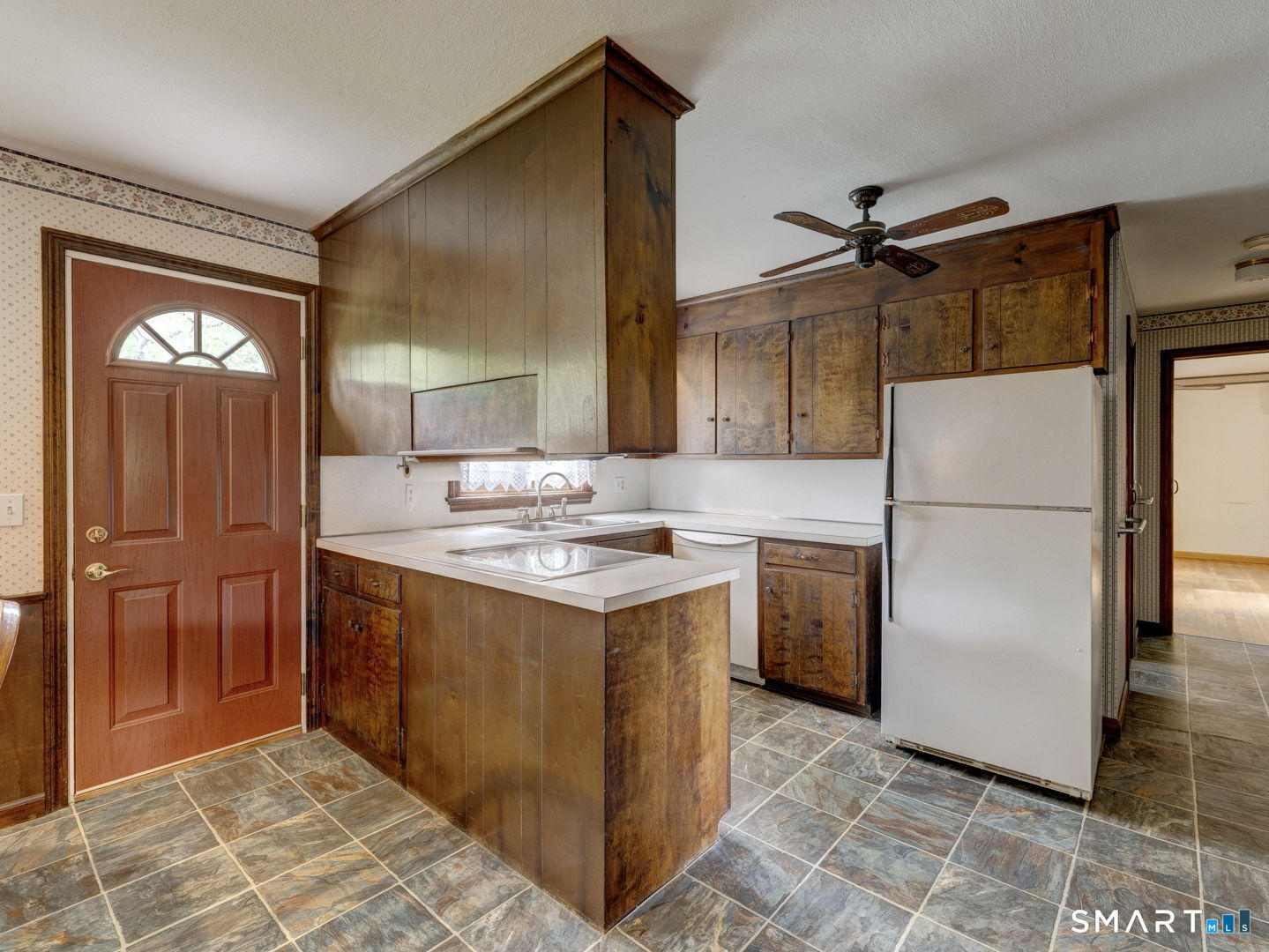 152 Middle Street Middletown, CT 06457 - Photo 8 of 39