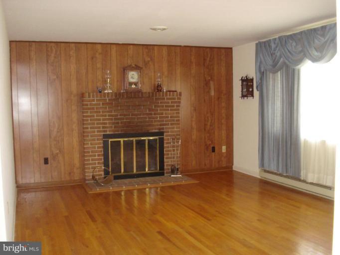 4518 Foxtail Road Hampstead, MD 21074 - Photo 6 of 21 Living Room