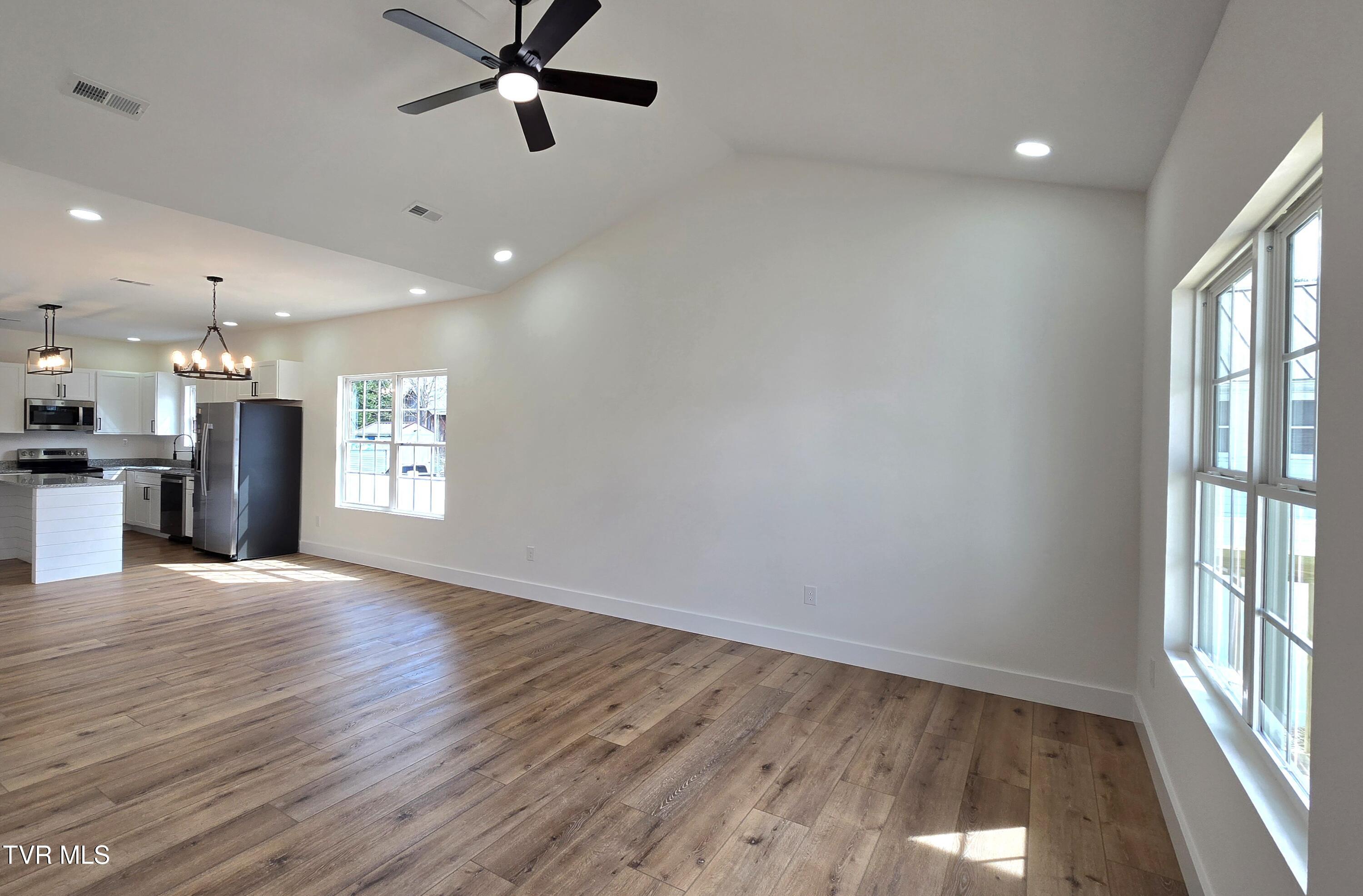 403 Walnut Street Erwin, TN 37650 - Photo 8 of 31 20250314_114615