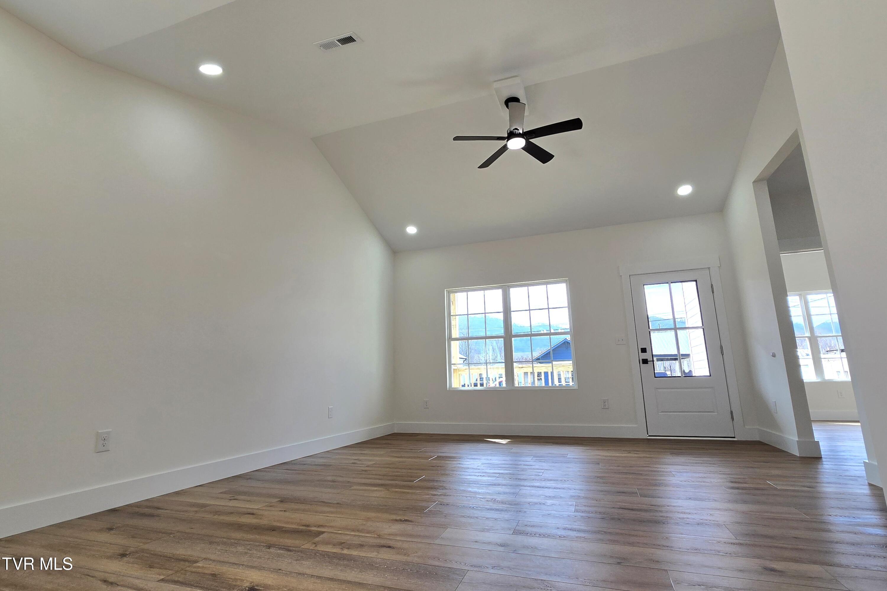 403 Walnut Street Erwin, TN 37650 - Photo 9 of 31 20250314_114645