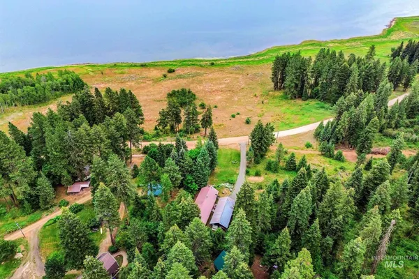 $550,000 | 1201 West Mountain Road, Cascade, ID 83611