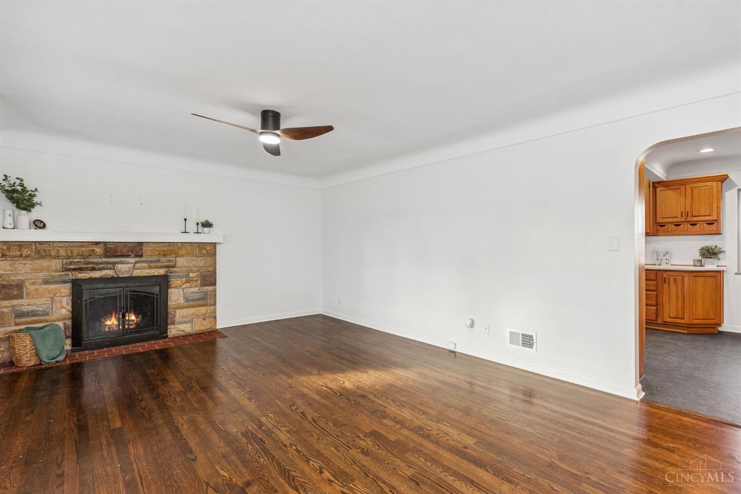 3494 Poole Road Cincinnati, OH 45251 - Photo 7 of 36 Gallery Image 7