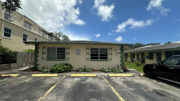 $1,350 | 717 Southeast 16th Street, Unit 3, Fort Lauderdale, FL 33316