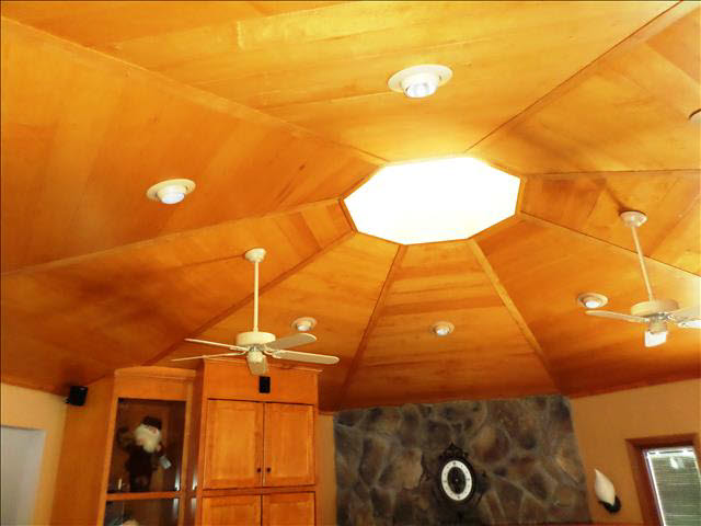 762 East Hurd Road Monroe, MI 48162 - Photo 9 of 25 20428012-8.JPG