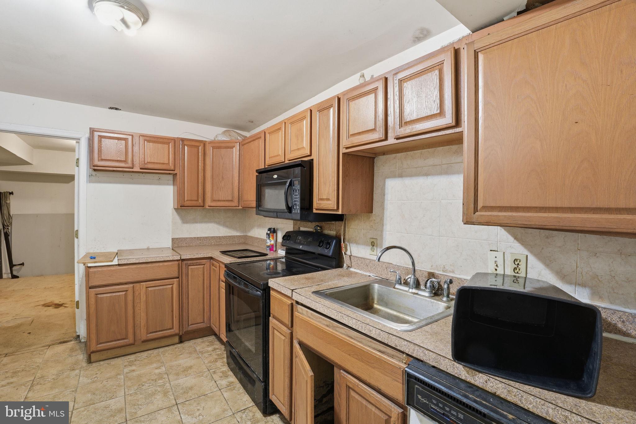 17107 Overhill Road Rockville, MD 20855 - Photo 8 of 39