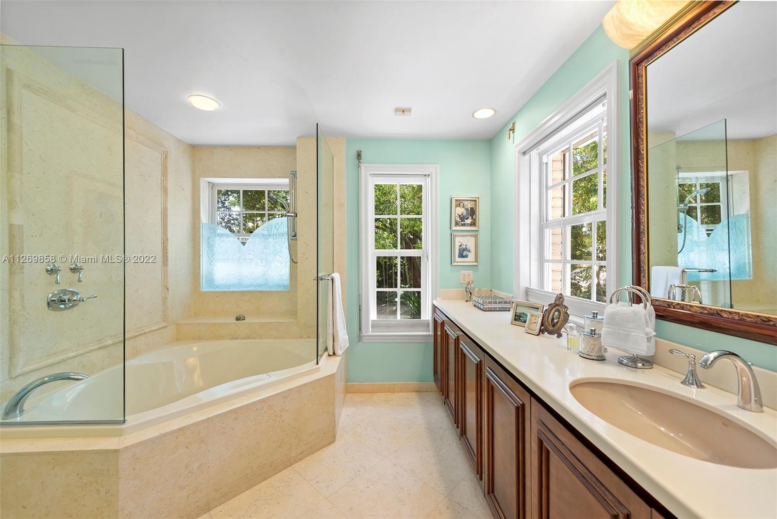 224 Ridgewood Road Coral Gables, FL 33133 - Photo 20 of 33 Gallery Image 20