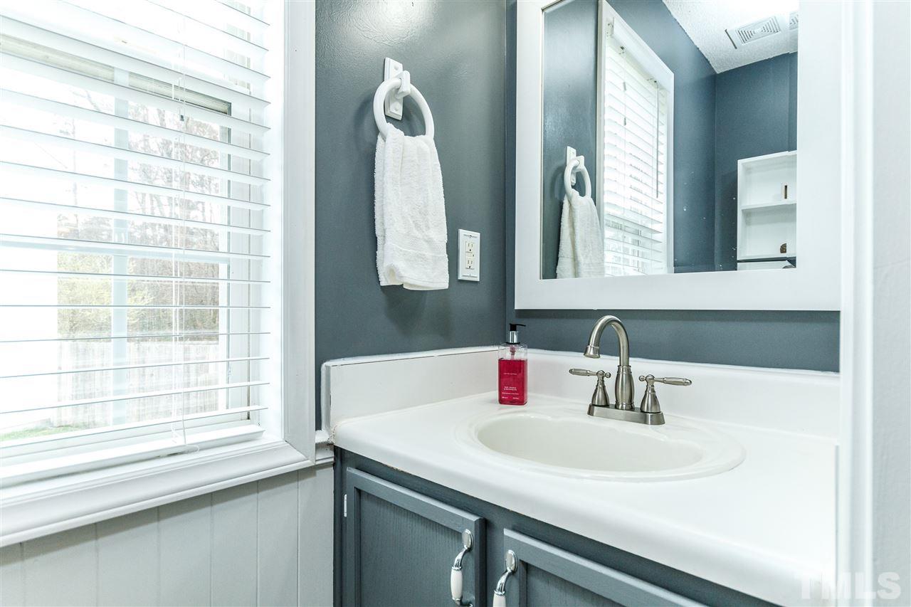 4809 Castle Crest Court Raleigh, NC 27616 - Photo 14 of 30 Gallery Image 14