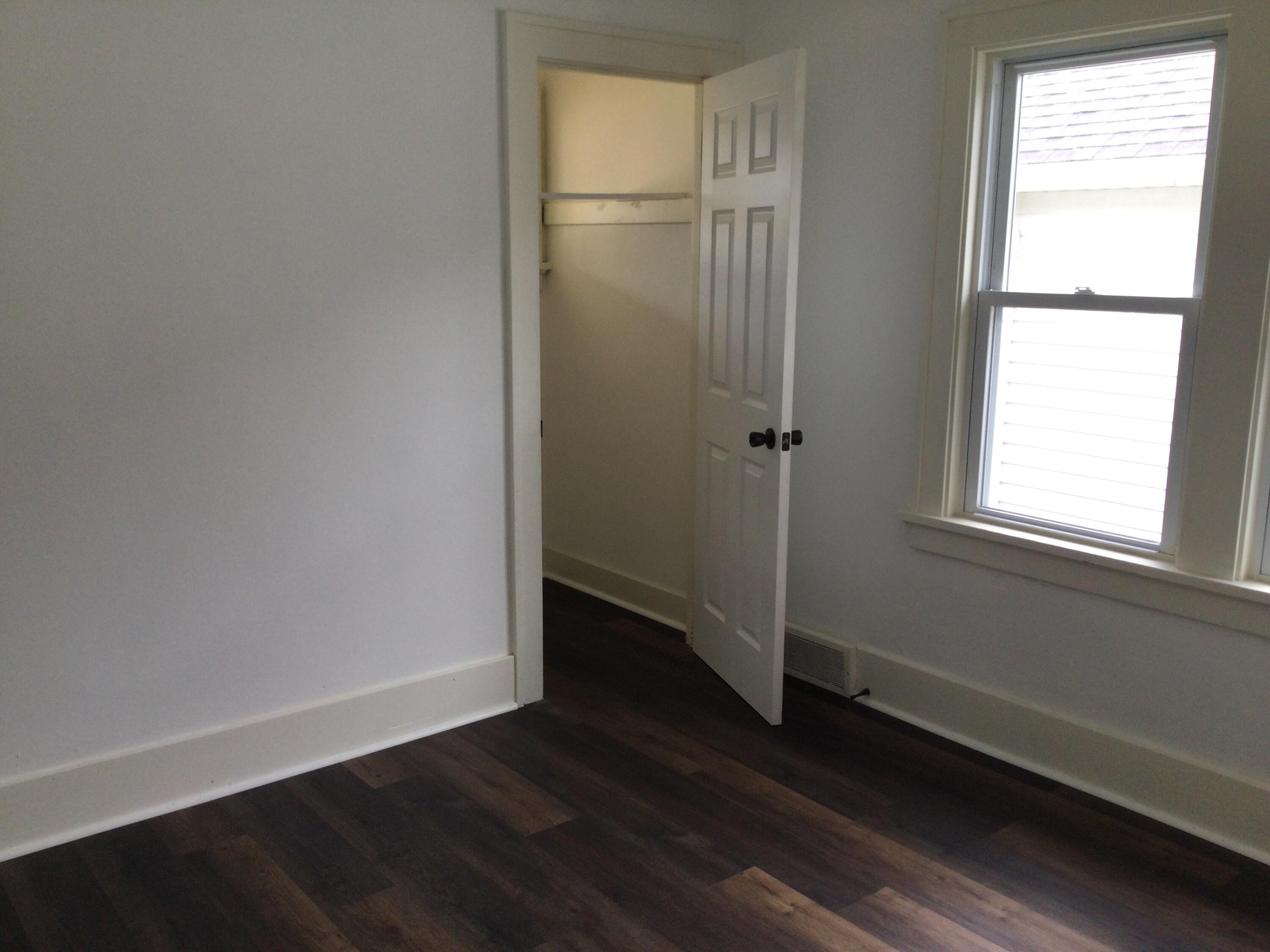 2013 Kearney Avenue Racine, WI 53403 - Photo 7 of 22 4BD178D5-8E71-4DB2-9A4F-BEEFEF3EBBDD