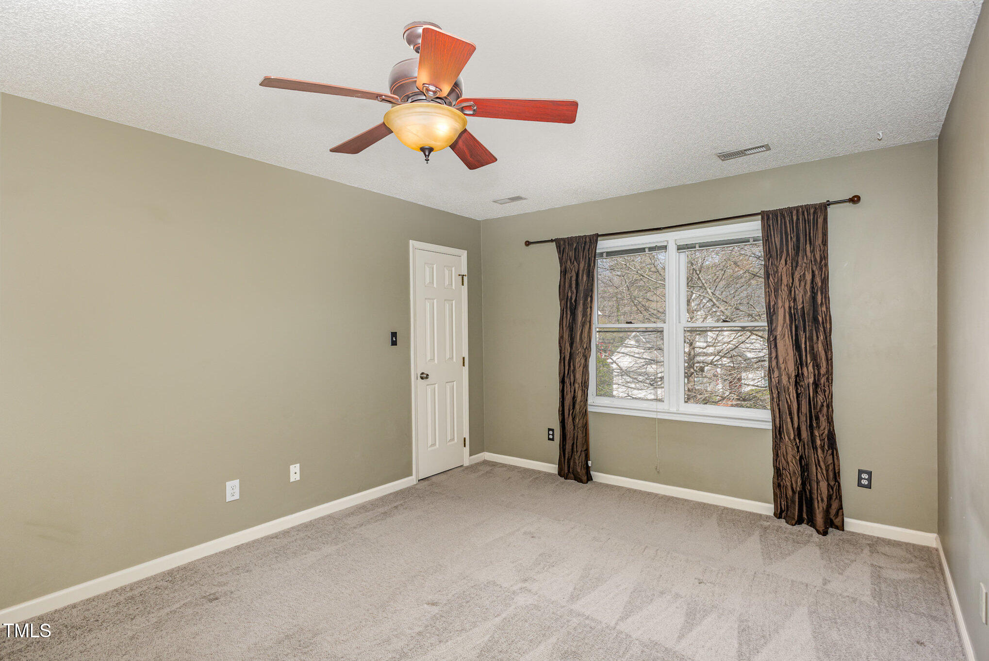 1040 Sheetbend Lane Raleigh, NC 27606 - Photo 12 of 38 014_bc4a2811-edit_157