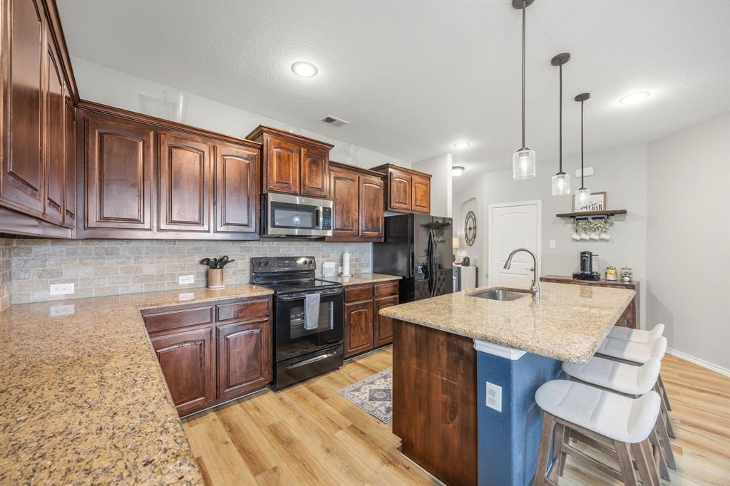 3953 Tule Ranch Road Fort Worth, TX 76262 - Photo 9 of 31