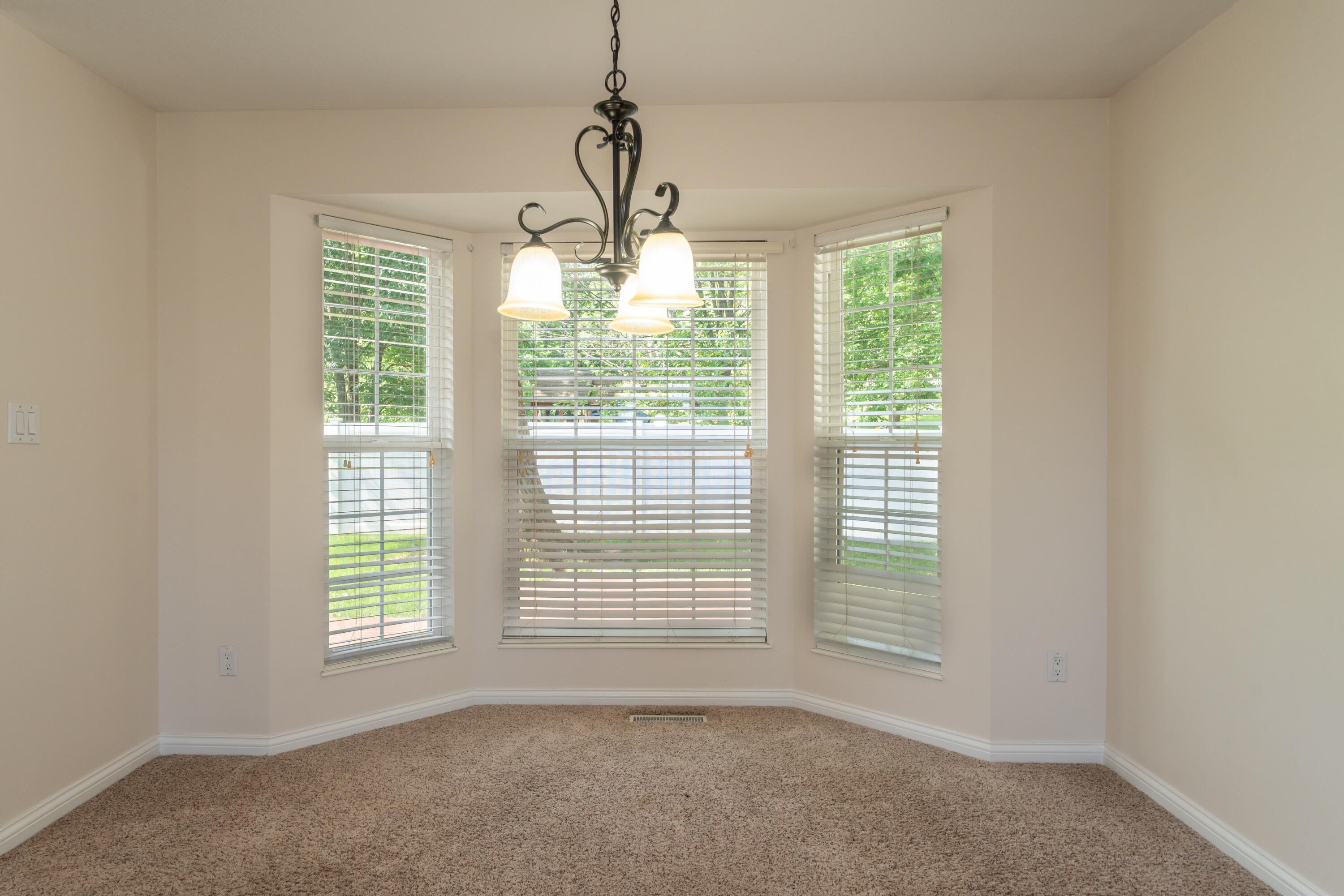 3415 Shakertown Road Beavercreek, OH 45430 - Photo 10 of 80 9