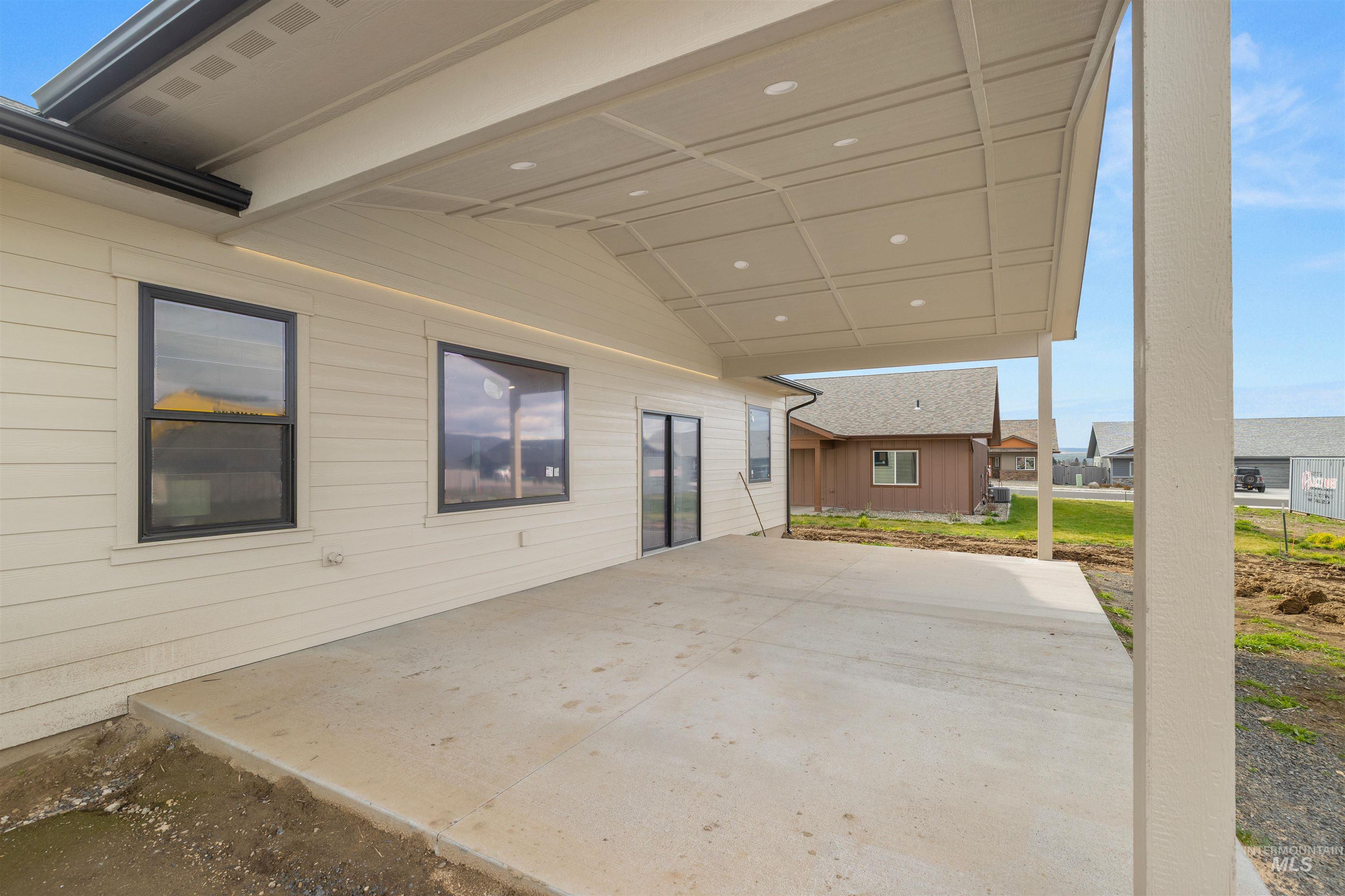 335 Warner Avenue Lewiston, ID 83501 - Photo 40 of 43 View of patio / terrace