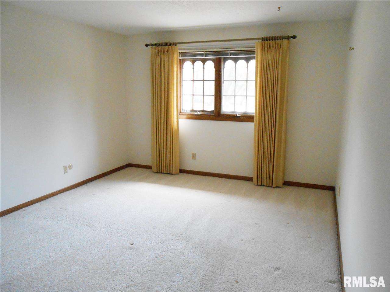 4420 Spring Street Davenport, IA 52807 - Photo 11 of 23 Gallery Image 11