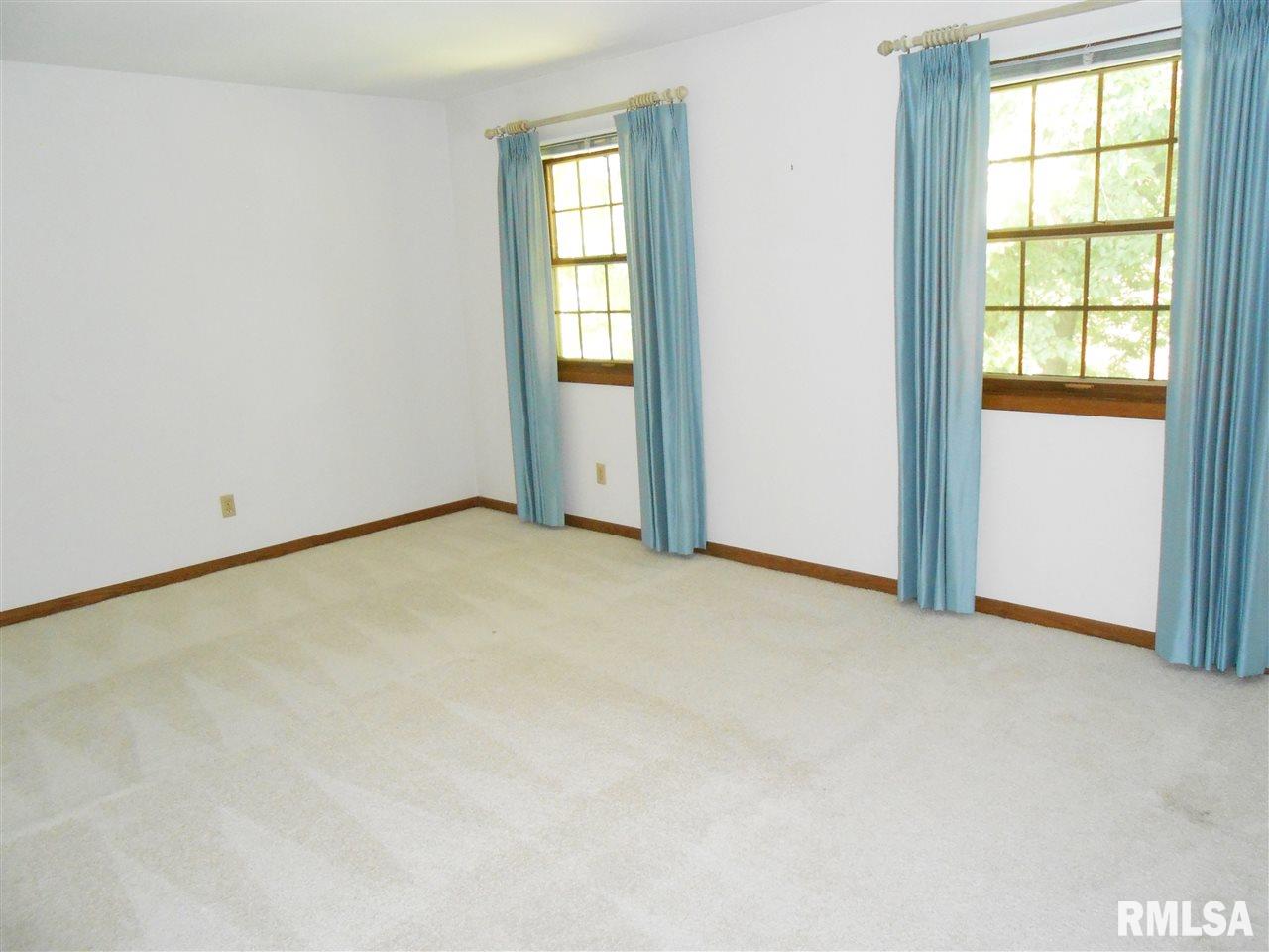 4420 Spring Street Davenport, IA 52807 - Photo 15 of 23 Gallery Image 15