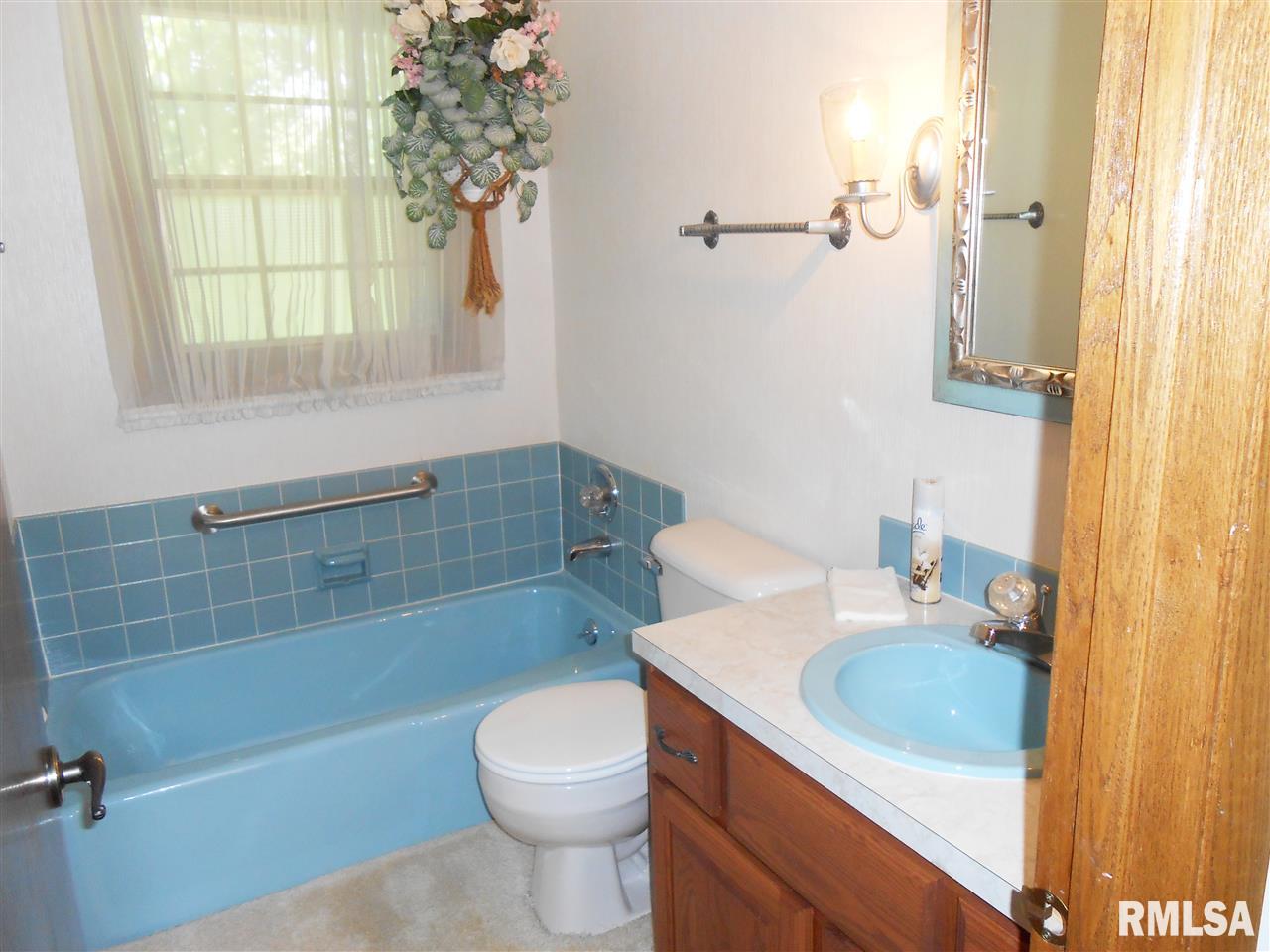 4420 Spring Street Davenport, IA 52807 - Photo 16 of 23 Gallery Image 16