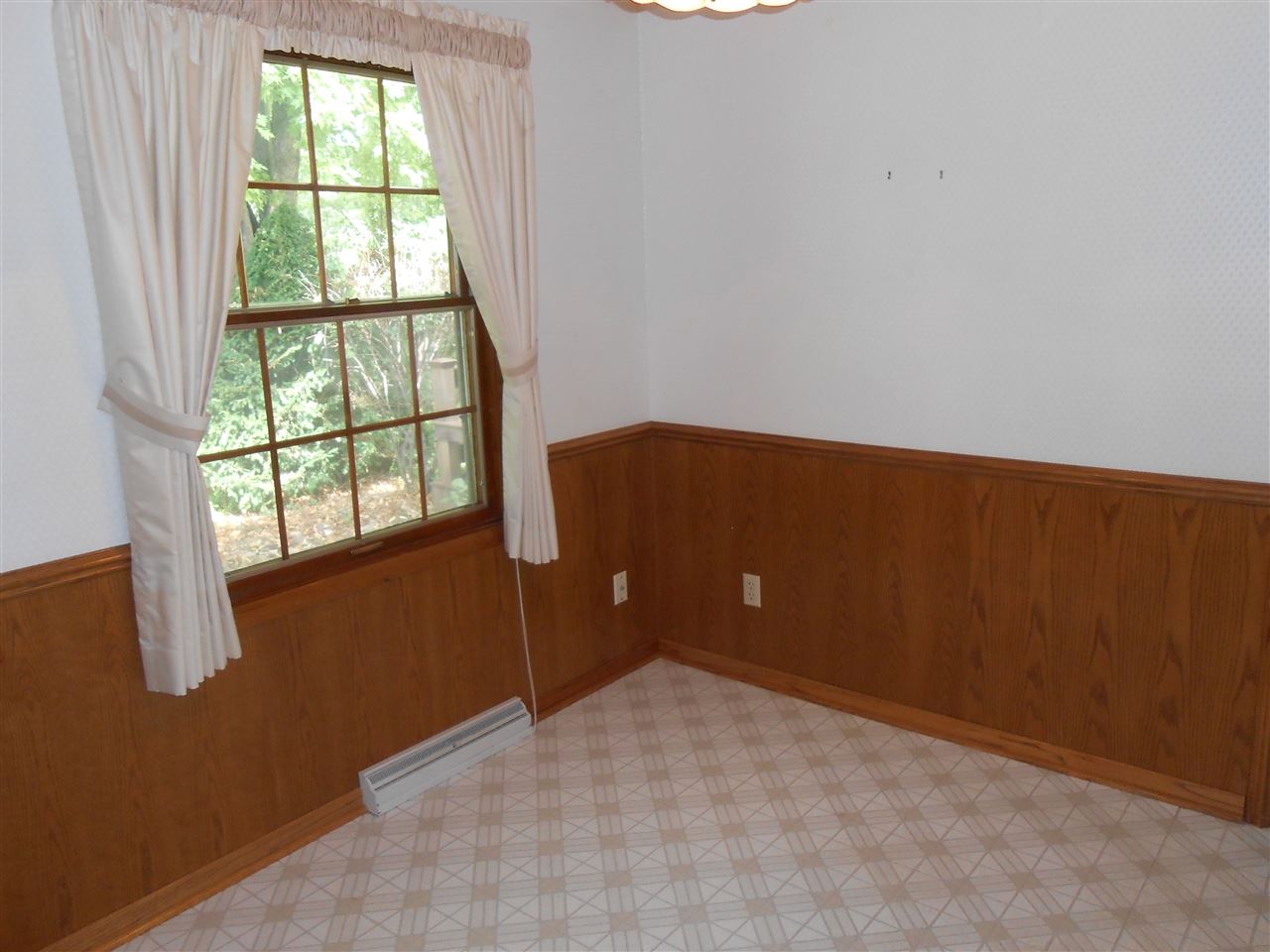 4420 Spring Street Davenport, IA 52807 - Photo 7 of 23 Gallery Image 7