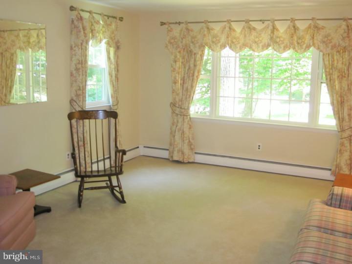 406 Lightfoot Drive Downingtown, PA 19335 - Photo 3 of 15 Living Room