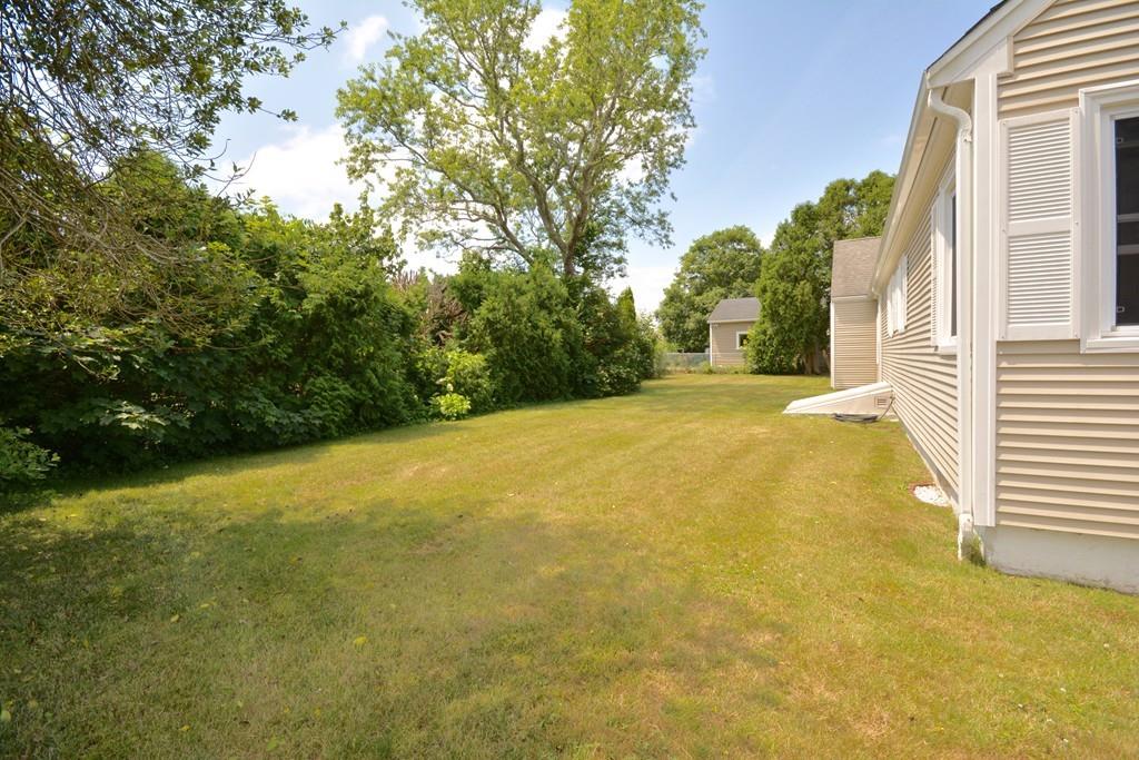 27 Sedgewick Road Fairhaven, MA 02719 - Photo 4 of 21