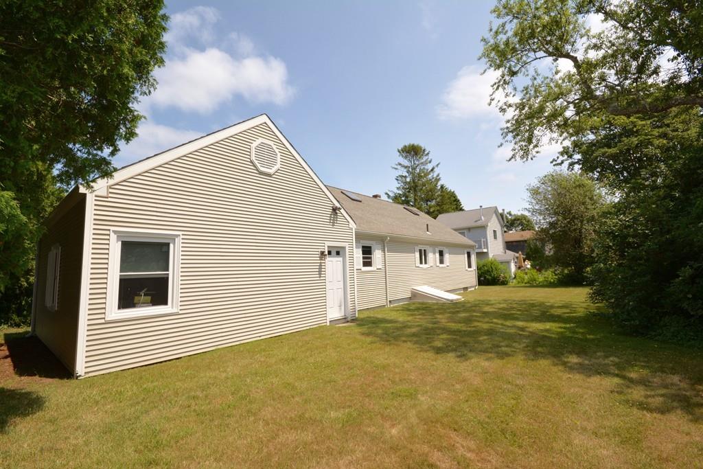 27 Sedgewick Road Fairhaven, MA 02719 - Photo 5 of 21