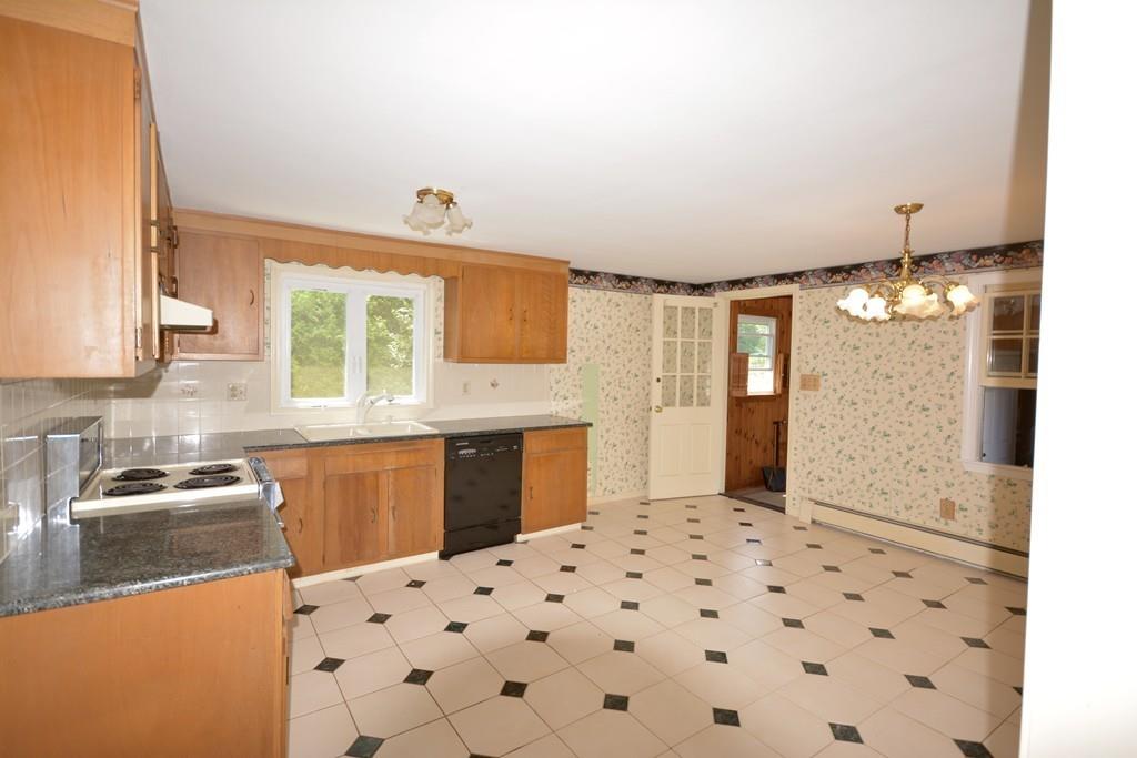 27 Sedgewick Road Fairhaven, MA 02719 - Photo 7 of 21