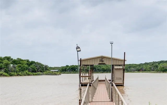 $1,250,000 | 133 Sunset Bay Pointe Court, Chico, TX 76431